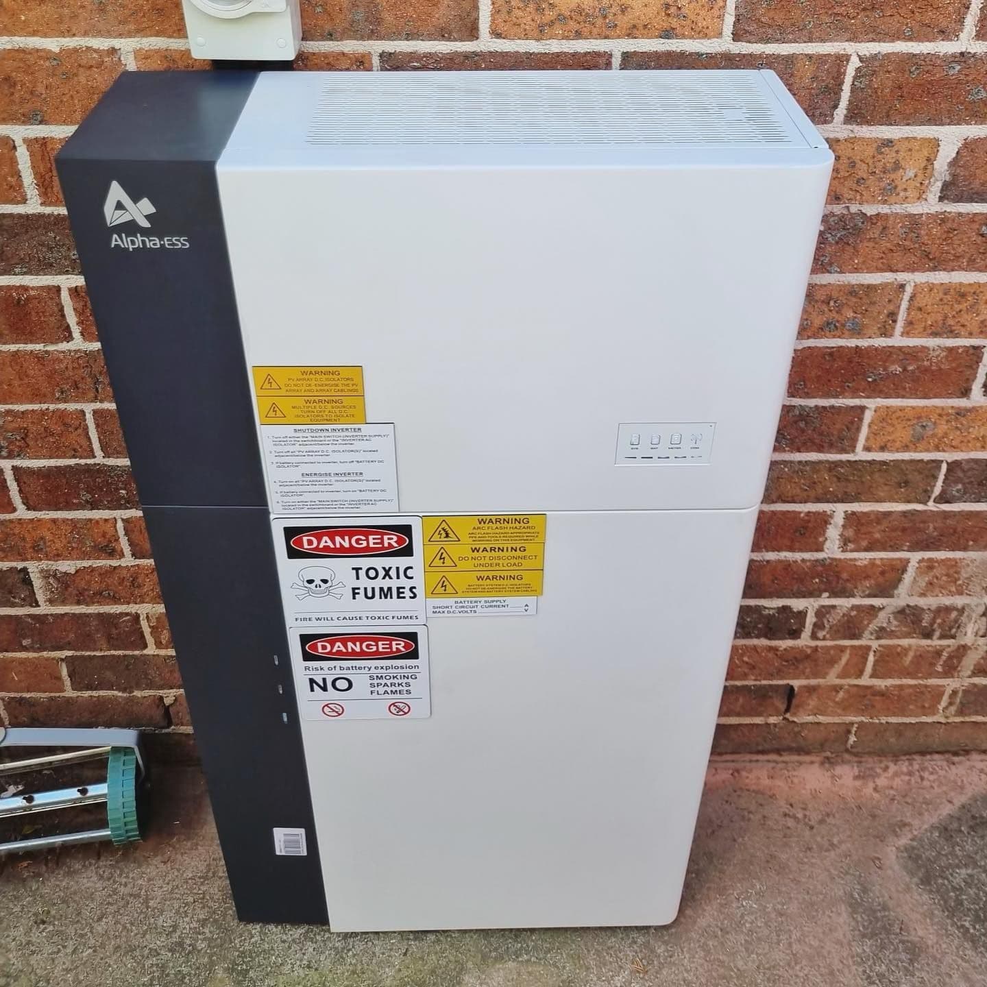 Maximise Your Solar Investment with Smart Battery Storage